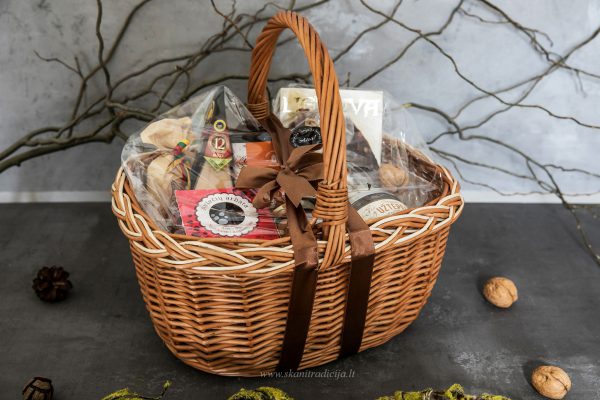 Dovanų idėja-lietuviško maisto krepšys